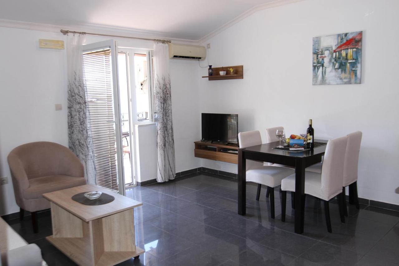 Apartments Muhar Sveti Stefan Exteriör bild