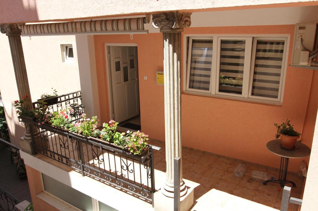 Apartments Muhar Sveti Stefan Exteriör bild