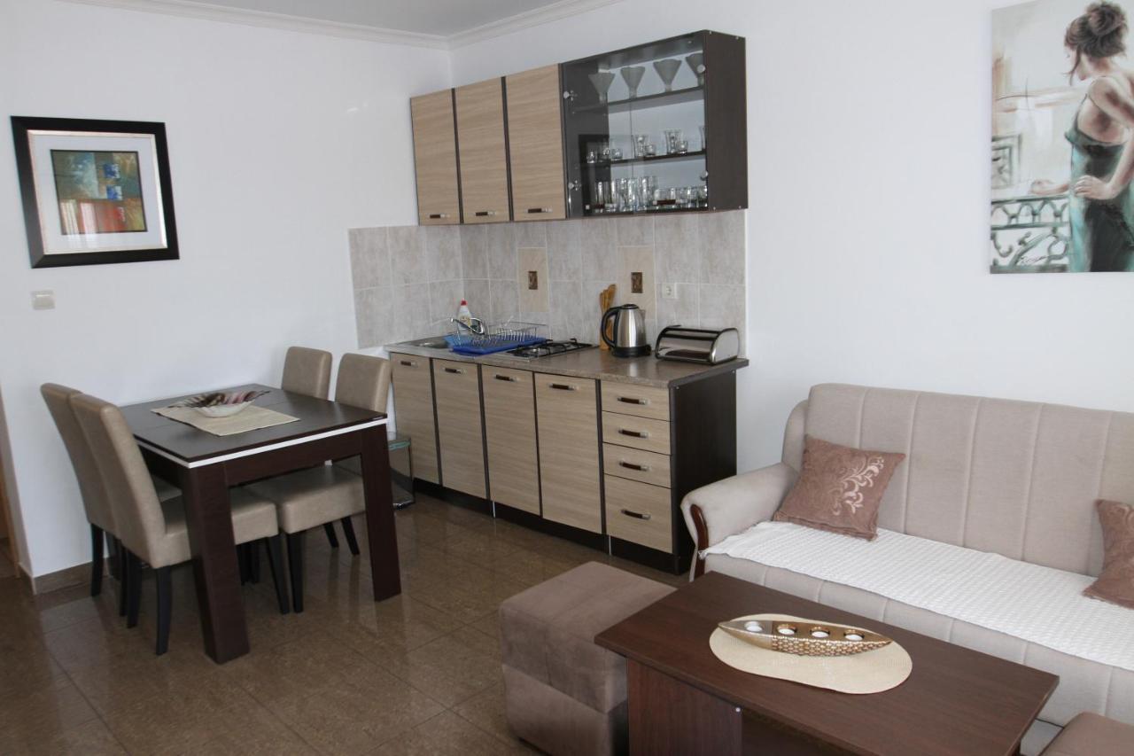 Apartments Muhar Sveti Stefan Exteriör bild