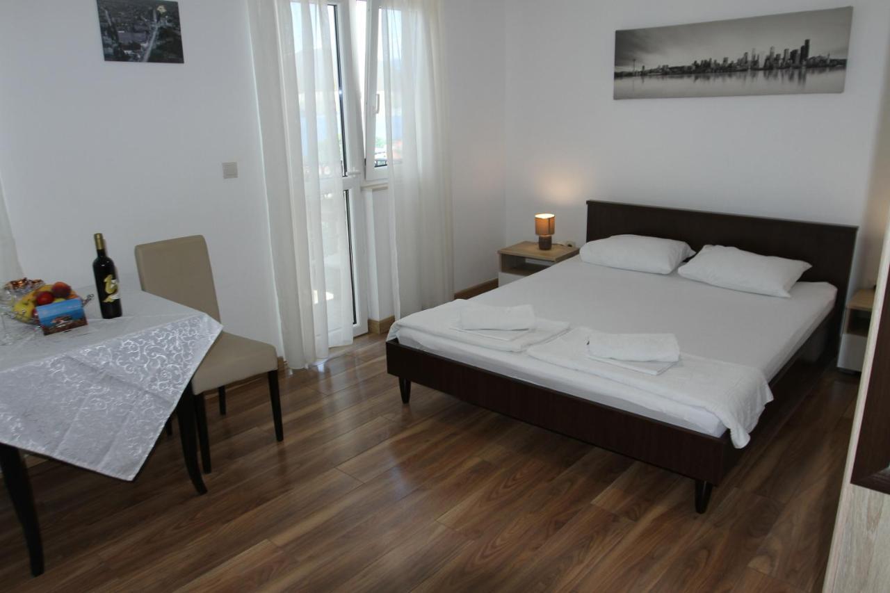 Apartments Muhar Sveti Stefan Exteriör bild