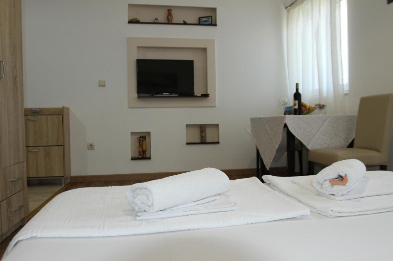 Apartments Muhar Sveti Stefan Exteriör bild