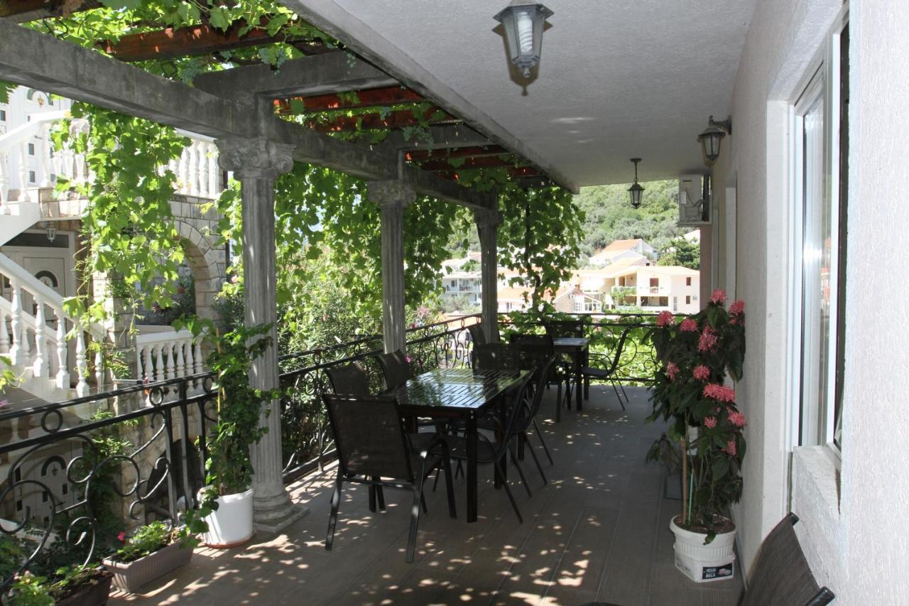 Apartments Muhar Sveti Stefan Exteriör bild