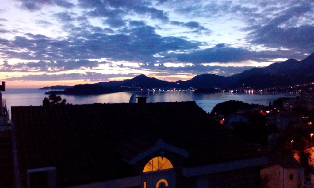 Apartments Muhar Sveti Stefan Exteriör bild