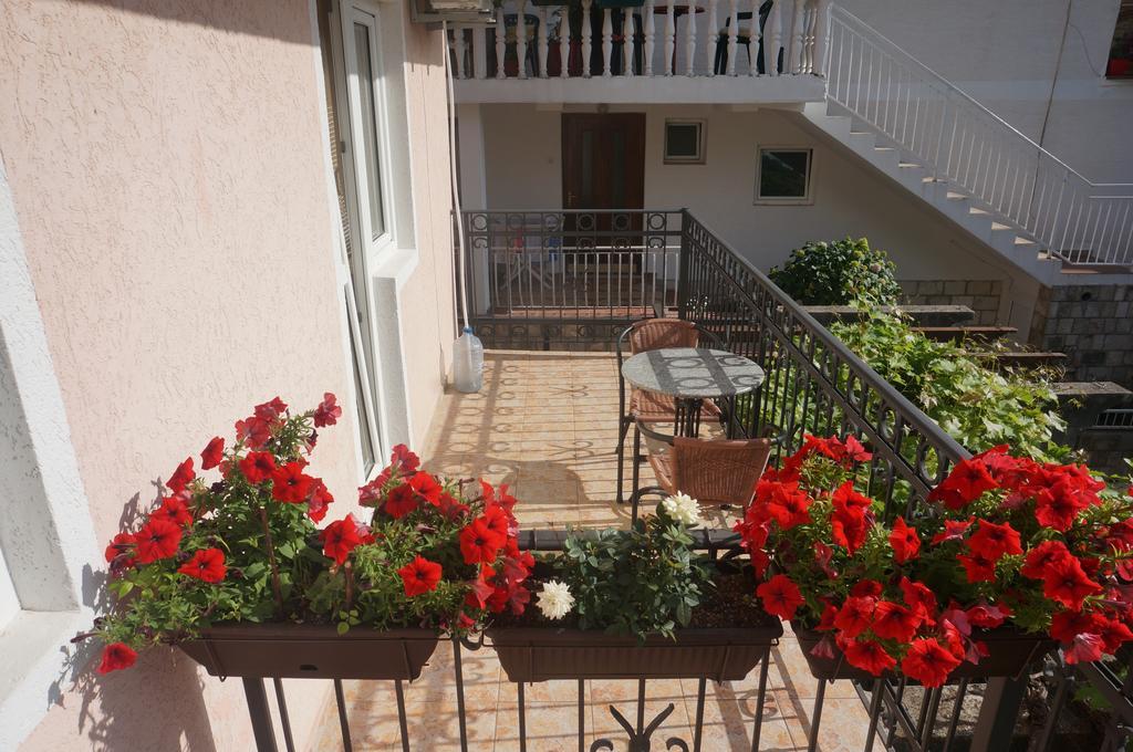 Apartments Muhar Sveti Stefan Exteriör bild